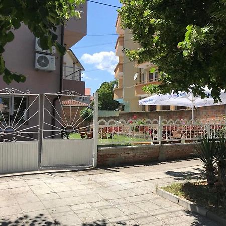 Борис Равда Екстер'єр фото